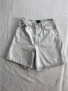 BDG Mom High-Rise Denim Shorts Womens 25 Light Wash Blue 90s Retro 100% Cotton